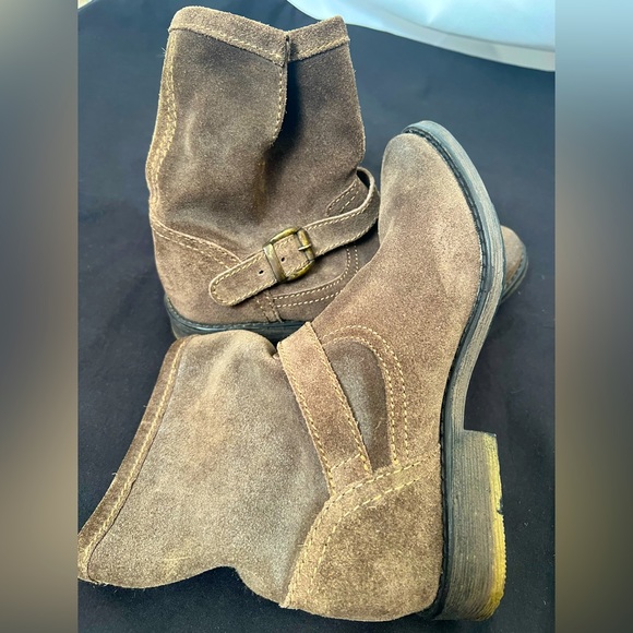 Slouchy Suede Ankle Boots Low Heel | Antelope Shoes Suede scrunch ankle boots